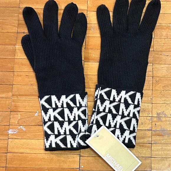 NEW MICHAEL( Michael Kors) BLACK & WHITE CUFFED KNIT GLOVE - Picture 1 of 5